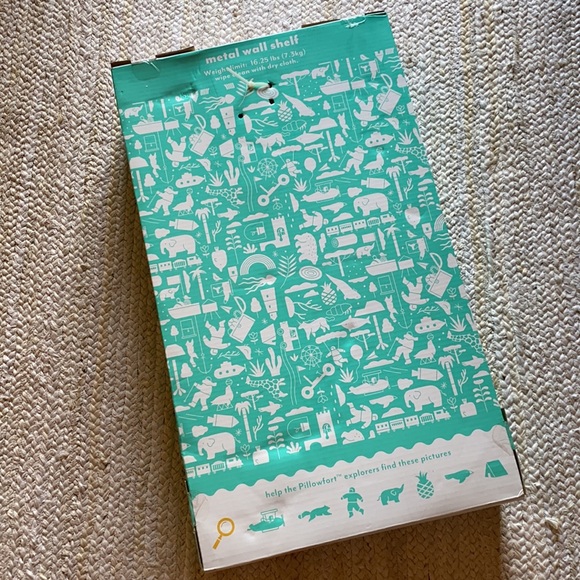 NEW Pillowfort Green Metal Pear Shelf - Picture 3 of 4